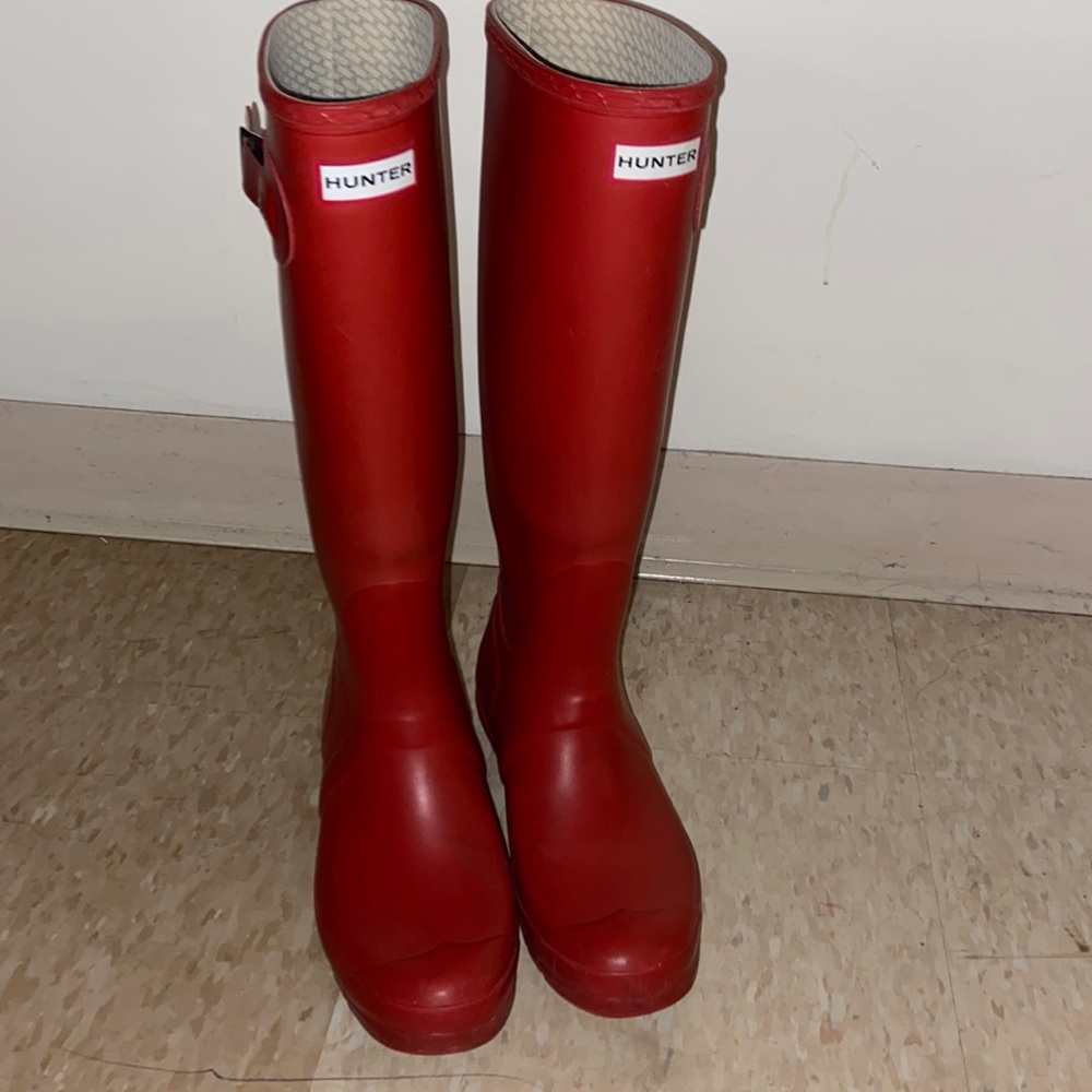 Hunter Women’s Original Tall Rain Boots- Red
